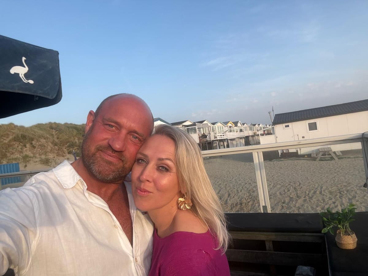 Tim & Iris op het strand in Noordwijk